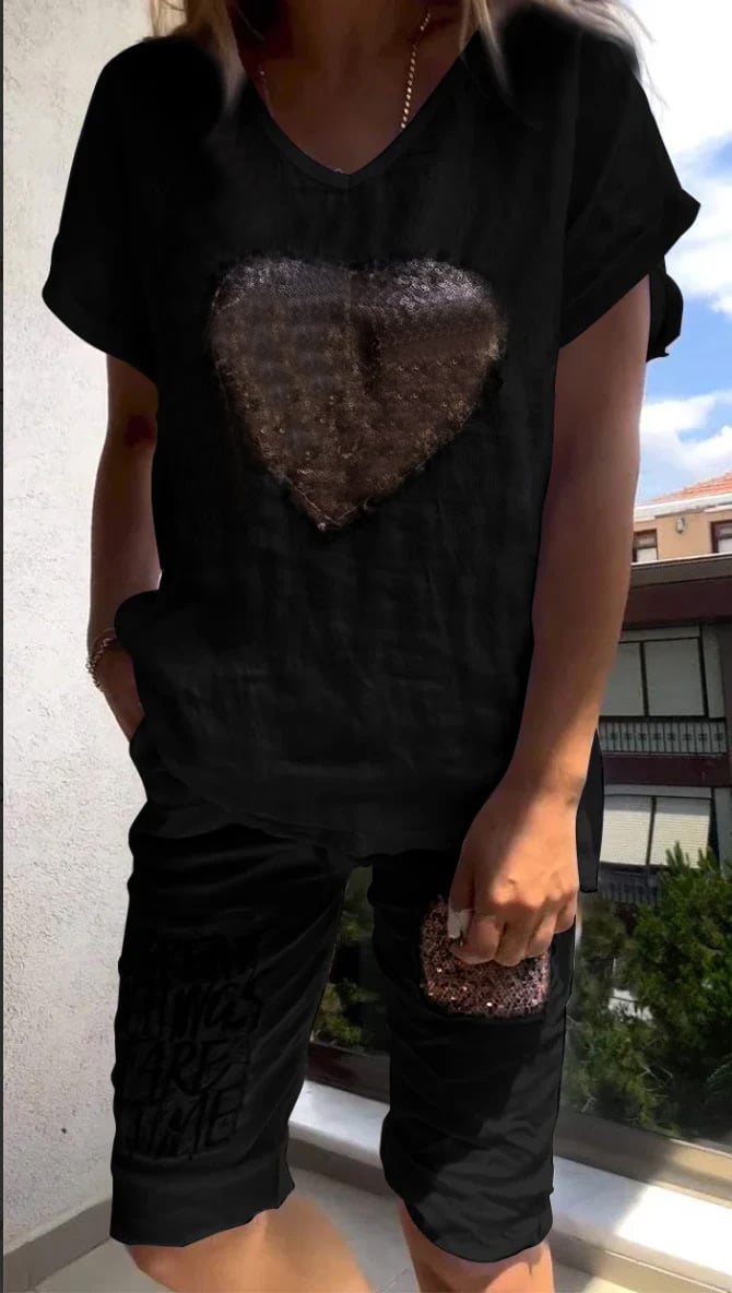 Black (Almost sold out) / 5XL (22-24)