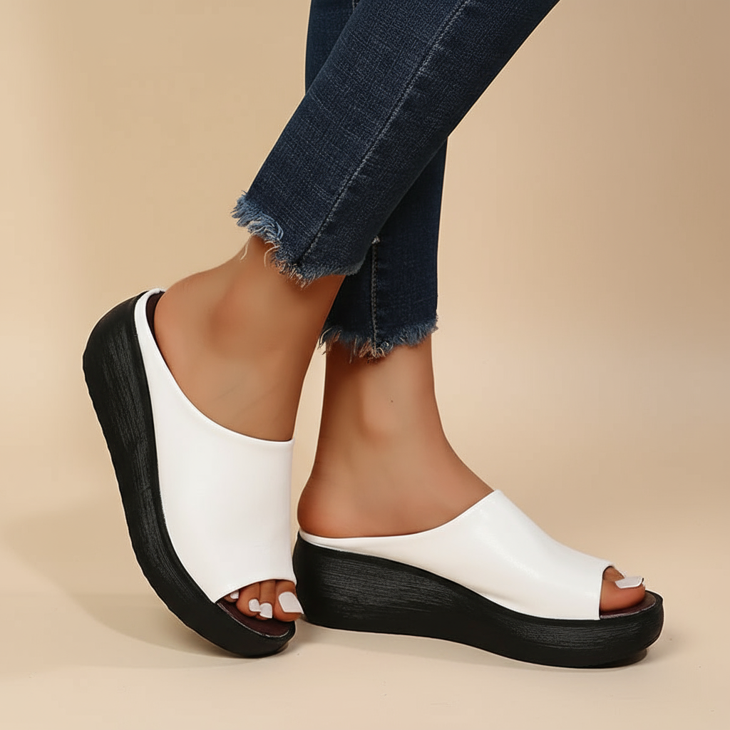 White (Almost sold out) / 6.5